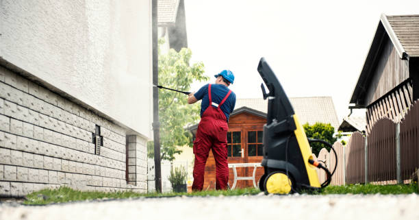 Best Pool Deck Cleaning  in Chauvin, LA